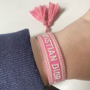 Door friendship bracelet